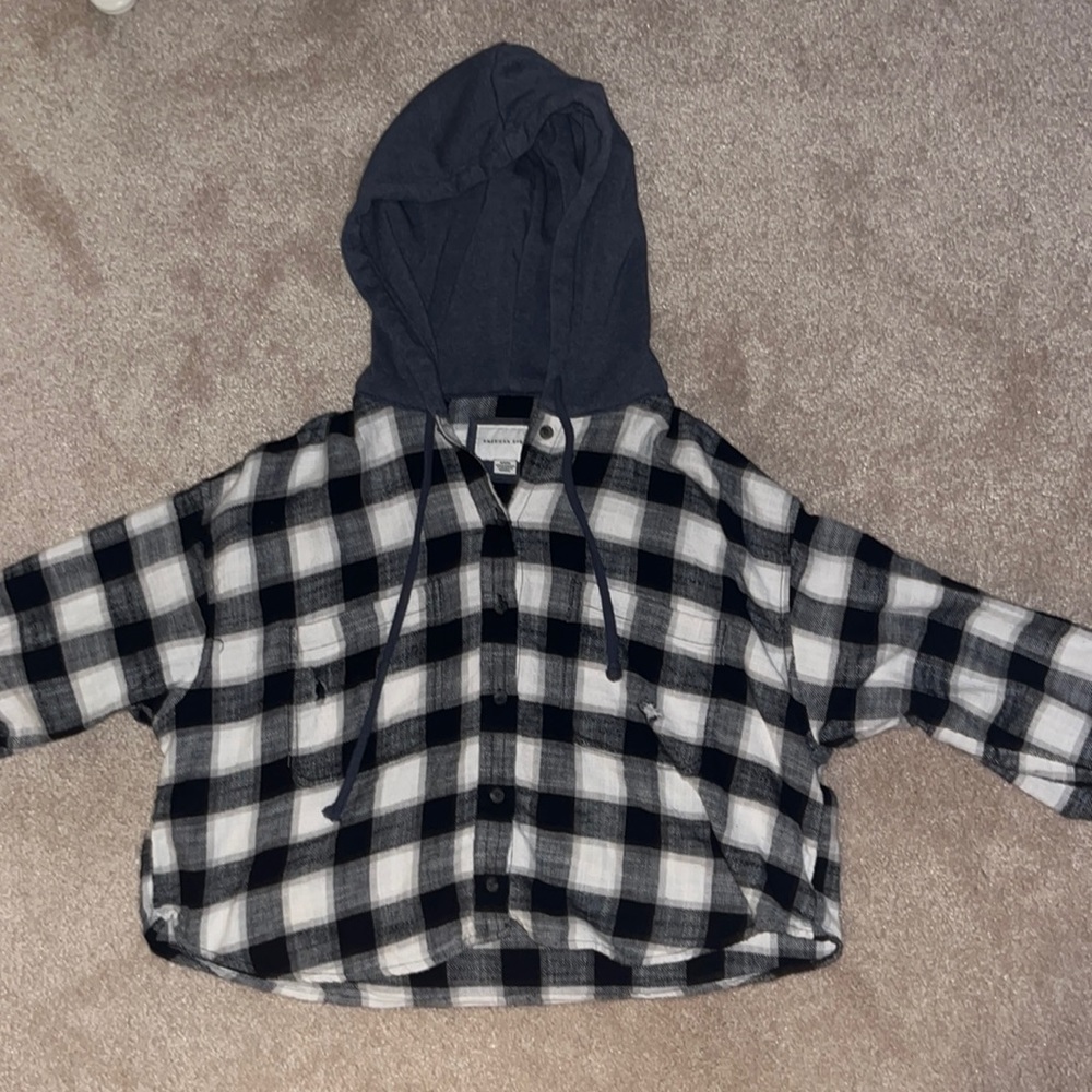Black and white American Eagle cropped flannel!